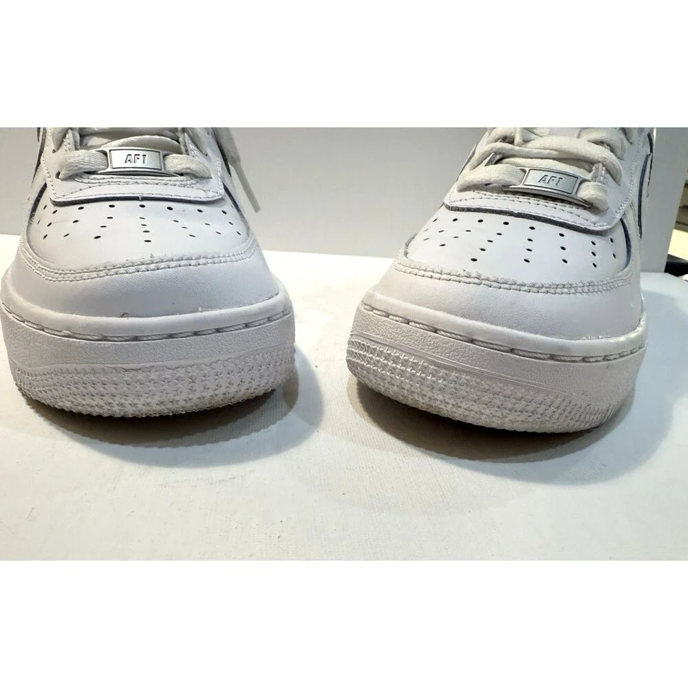 Nike Air Force 1 LE GS Size Youth 4.5Y Triple White DH2920-111 Sneakers Shoes